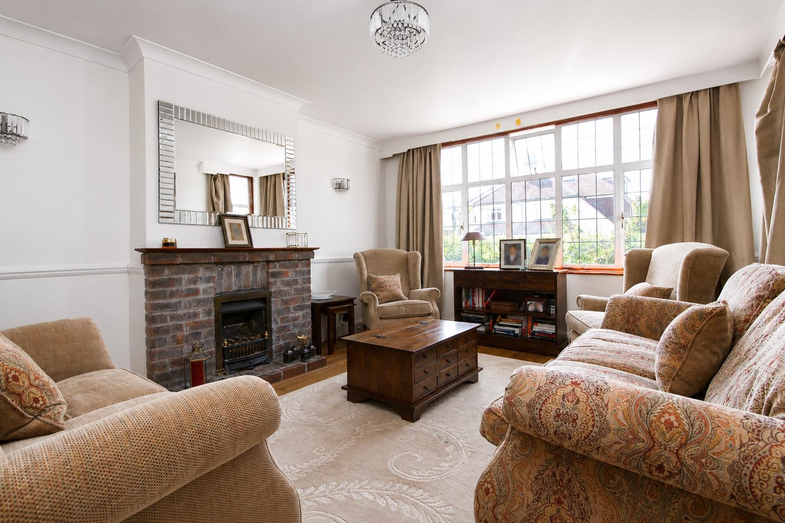 3 bed property in Mitchley Grove, South Croydon